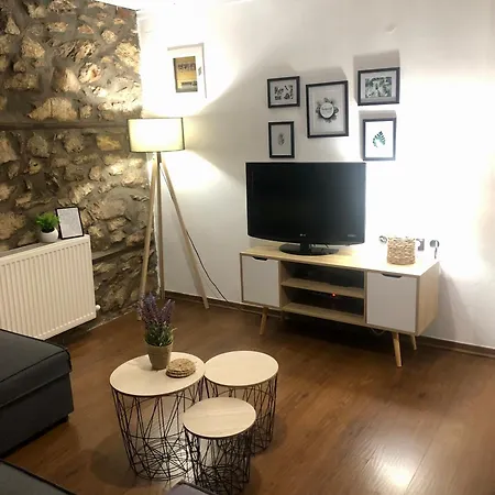 Cozy Kallirakhi